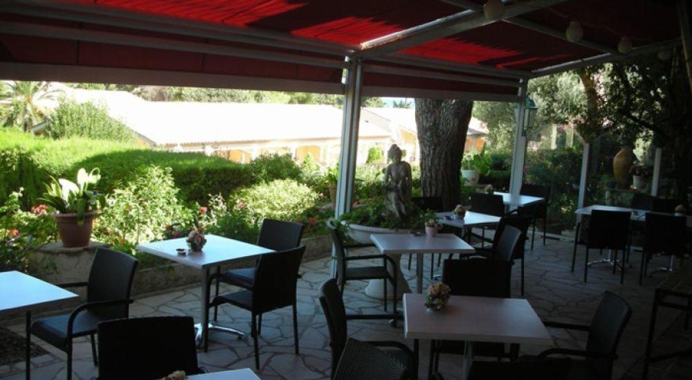 Castel Garoupe Hotel อองทีบส์ ภายนอก รูปภาพ