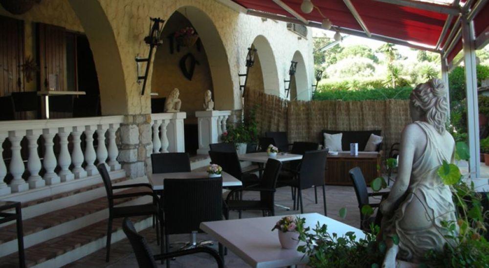 Castel Garoupe Hotel อองทีบส์ ภายนอก รูปภาพ