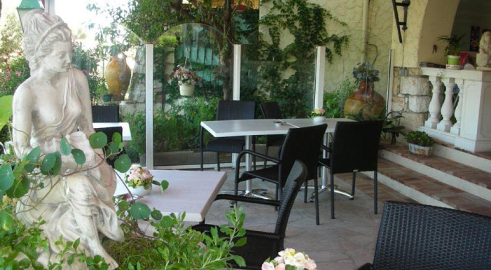 Castel Garoupe Hotel อองทีบส์ ภายนอก รูปภาพ