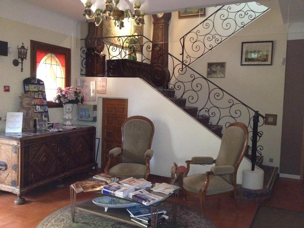Castel Garoupe Hotel อองทีบส์ ภายนอก รูปภาพ