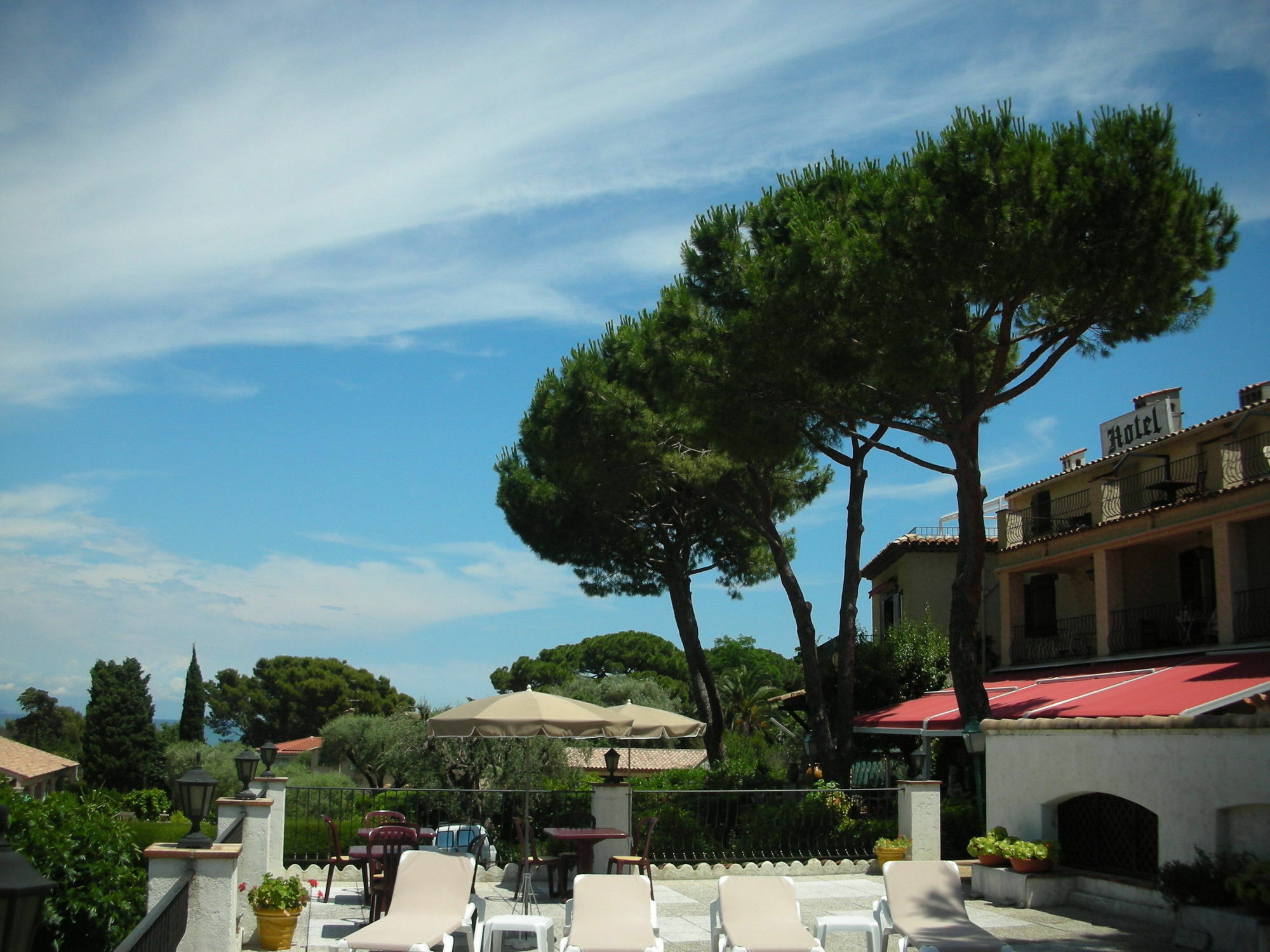 Castel Garoupe Hotel อองทีบส์ ภายนอก รูปภาพ