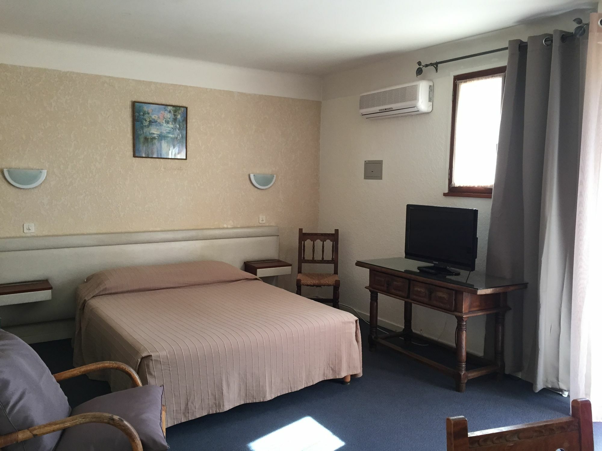 Castel Garoupe Hotel อองทีบส์ ภายนอก รูปภาพ
