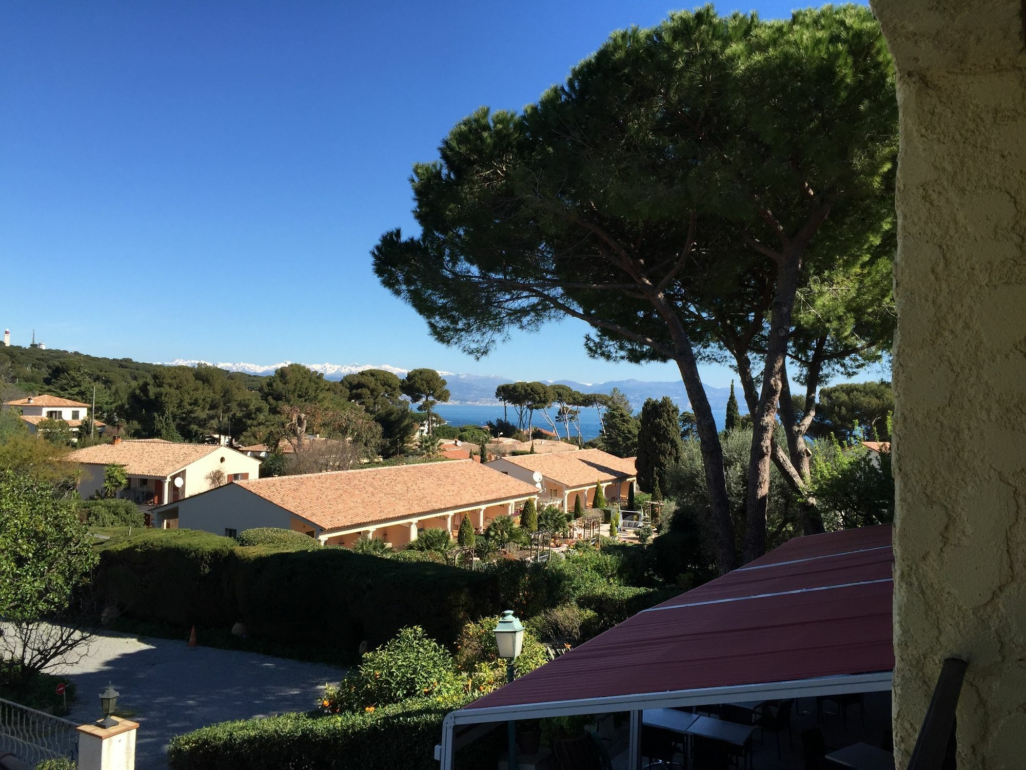Castel Garoupe Hotel อองทีบส์ ภายนอก รูปภาพ